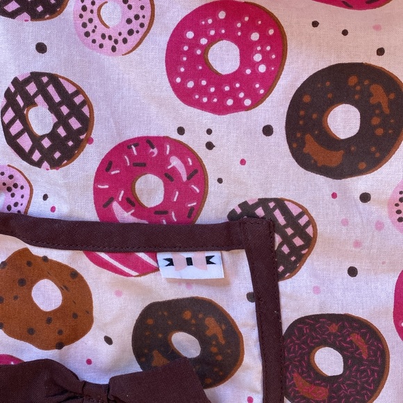 NWOT Donut Apron 🍩 - Picture 3 of 7